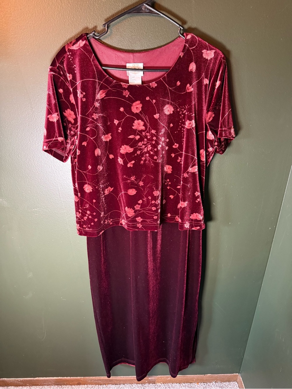 Vintage Velvet Floral Maxi Dress in Deep Burgundy